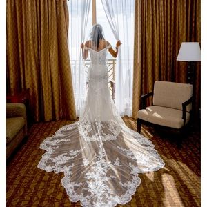 A special dress that’s elegant,sophisticated and sexy,